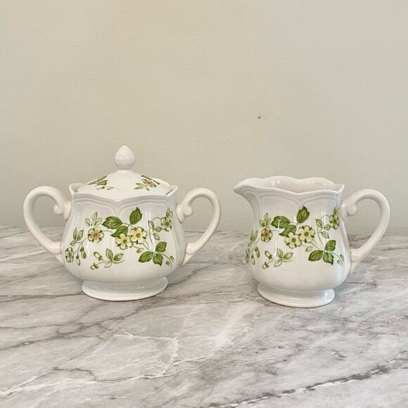 VTG Petite Flora Creamer & Sugar Set | Sears 1970s Stoneware | Floral Pattern - Picture 1 of 9